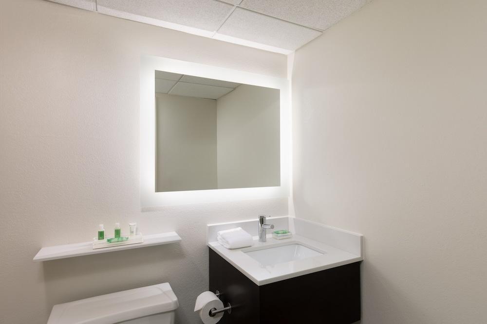 Holiday Inn Clark - Newark By Ihg Zewnętrze zdjęcie